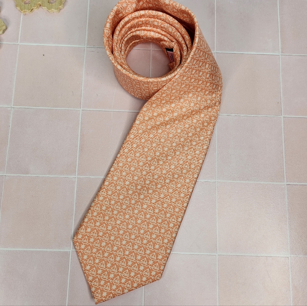 Vineyard Vines Sailboat and Sun Tie